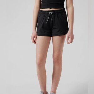 NWOT Athleta Girl all play 3in shorts
